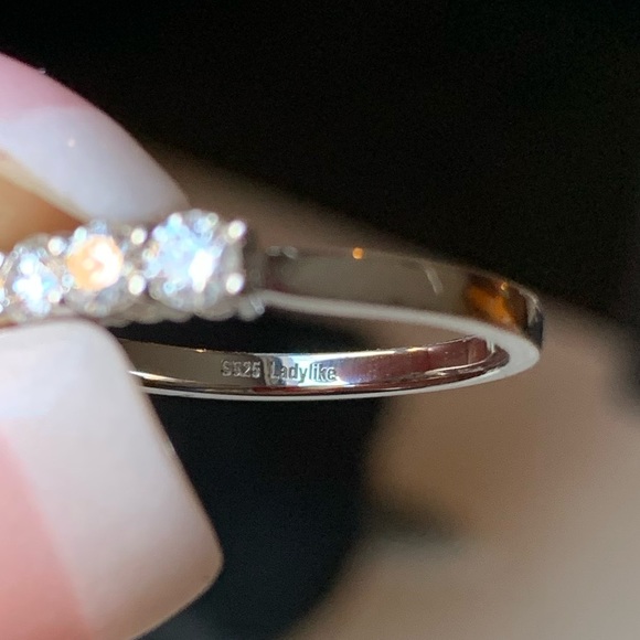 Beautiful 0.7cttw Moissanite Half Eternity Band - Picture 5 of 8